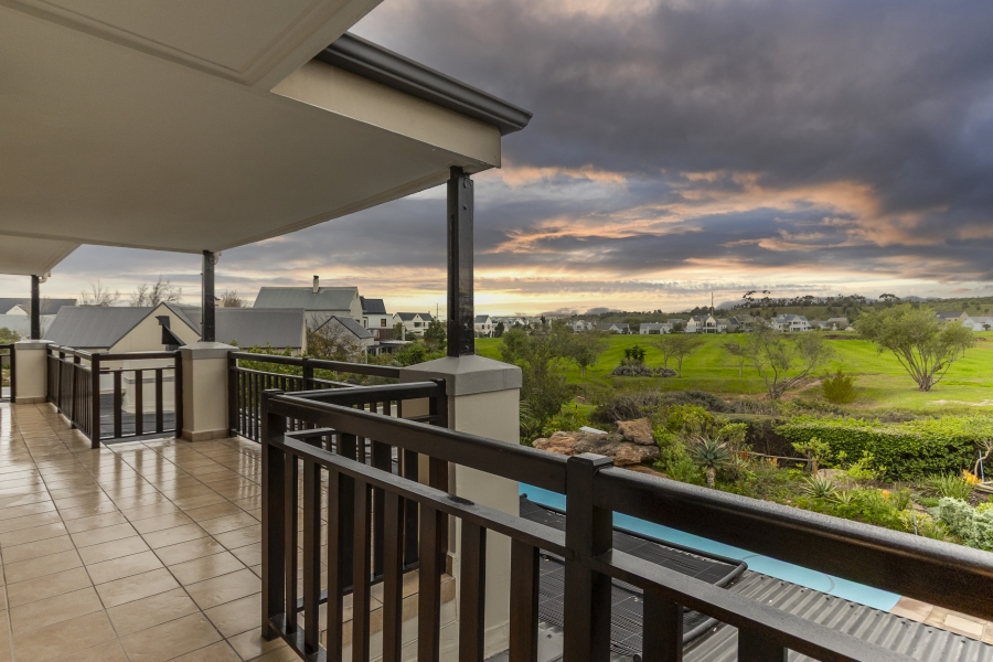 5 Bedroom Property for Sale in De Wijnlanden Residential Estate Western Cape